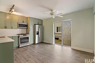 283 W Whispering Oaks Ln, Round Lake, IL 60073 - Photo 12