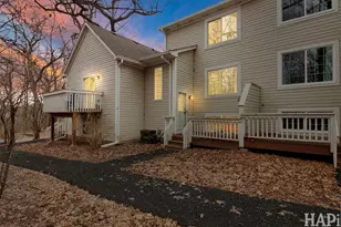 283 W Whispering Oaks Ln, Round Lake, IL 60073 - Photo 2