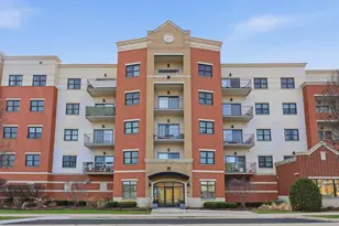 14 S Prospect St, Roselle, IL 60172 - Photo 1