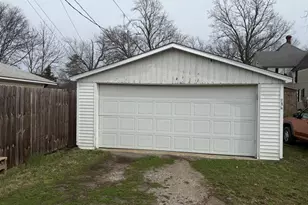 218 N Hickory St, Centralia, IL 62801 - Photo 4