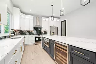 7137 S 87th Ave, Justice, IL 60458 - Photo 10