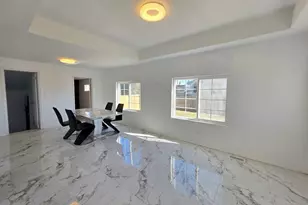 122 Hawley St, Grayslake, IL 60030 - Photo 4