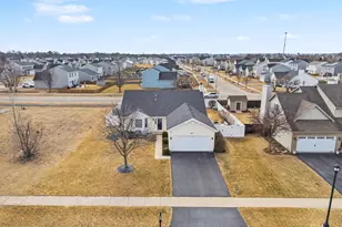 410 Heritage Ln, Plano, IL 60545 - Photo 26