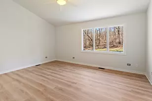 203 Valley Dr, Oakwood Hills, IL 60013 - Photo 12
