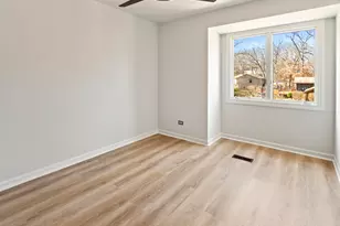 203 Valley Dr, Oakwood Hills, IL 60013 - Photo 18