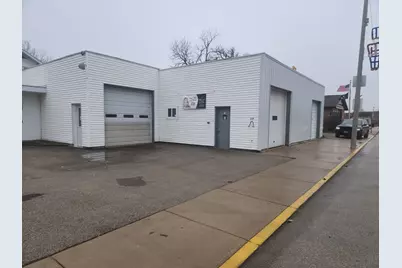 101 S McCoy Street, Granville, IL 61326 - Photo 2