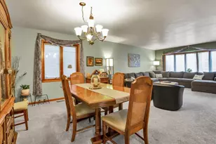 1102 E Ardyce Ln, Mount Prospect, IL 60056 - Photo 6