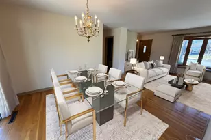 618 Crescent Dr, Downers Grove, IL 60516 - Photo 4