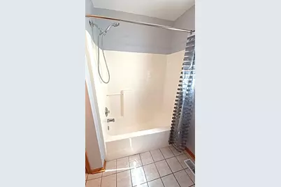 [Address not provided], Crest Hill, IL 60403 - Photo 16