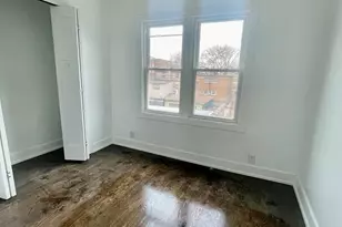 8035 S Essex Ave, Chicago, IL 60617 - Photo 8