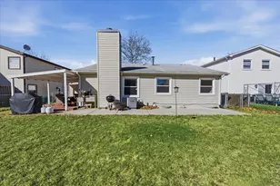 155 Surrey Dr, Carol Stream, IL 60188 - Photo 26