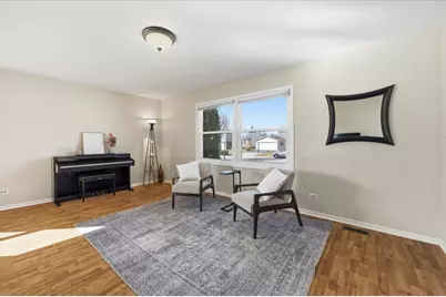 155 Surrey Drive, Carol Stream, IL 60188 - Photo 6