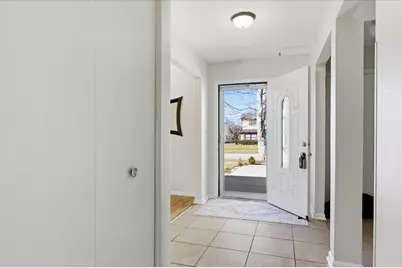 155 Surrey Drive, Carol Stream, IL 60188 - Photo 4