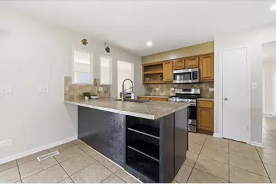 155 Surrey Drive, Carol Stream, IL 60188 - Photo 12