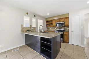 155 Surrey Dr, Carol Stream, IL 60188 - Photo 12