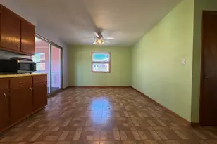 28 S Willow Way, North Aurora, IL 60542 - Photo 4