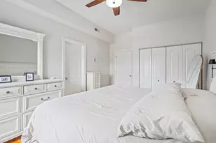 741 W Waveland Ave, Chicago, IL 60613 - Photo 12