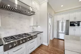 121 Brighton Dr, Wheaton, IL 60189 - Photo 16