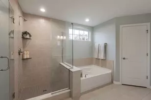 2555 Leander Ct, Woodridge, IL 60517 - Photo 16