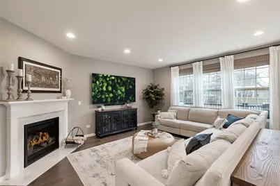 2555 Leander Court, Woodridge, IL 60517 - Photo 10