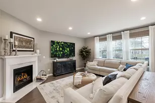 2555 Leander Ct, Woodridge, IL 60517 - Photo 10