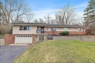 915 Willow Ln, Sleepy Hollow, IL 60118 - Photo 2