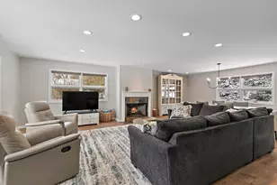 915 Willow Ln, Sleepy Hollow, IL 60118 - Photo 8