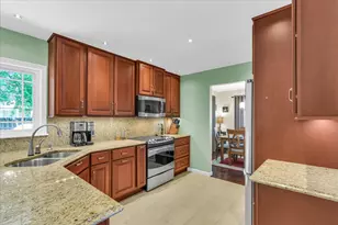 613 Crestview Dr, Champaign, IL 61822 - Photo 18