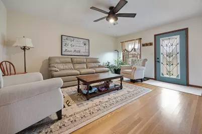 145 Concord Avenue, South Elgin, IL 60177 - Photo 2