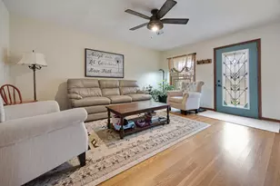 145 Concord Ave, South Elgin, IL 60177 - Photo 2