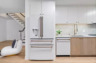 39 E Schiller St, Chicago, IL 60610 - Photo 10