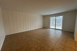 235 Quincy Ct, Schaumburg, IL 60193 - Photo 8