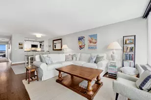 3150 N Sheridan Rd, Chicago, IL 60657 - Photo 2