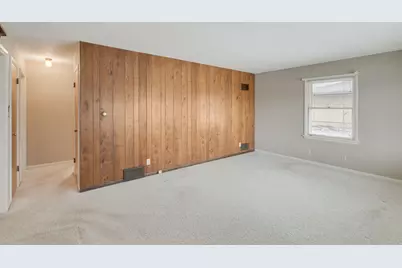 19 N East Avenue, South Elgin, IL 60177 - Photo 4