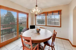 2819 N Kennicott Ave, Arlington Heights, IL 60004 - Photo 10