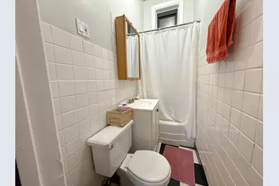 3765 N Kenmore Avenue #1W, Chicago, IL 60613 - Photo 6