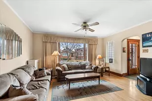 7925 W Cressett Dr, Elmwood Park, IL 60707 - Photo 2