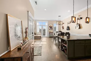 2248 W Foster Ave, Chicago, IL 60625 - Photo 8