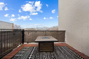 2248 W Foster Ave, Chicago, IL 60625 - Photo 16