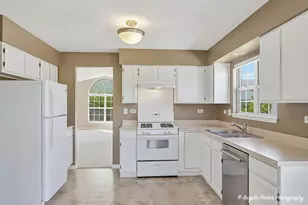 816 Kalamazoo Cir, Vernon Hills, IL 60061 - Photo 12