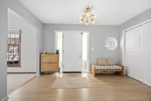 1532 Swallow St, Naperville, IL 60565 - Photo 4