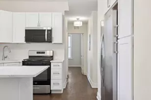 1340 W Hollywood Ave, Chicago, IL 60660 - Photo 8