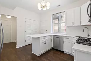 1340 W Hollywood Ave, Chicago, IL 60660 - Photo 6