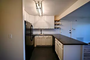 5817 Oakwood Dr, Lisle, IL 60532 - Photo 6