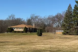 8206 W Woodvale Rd, Frankfort, IL 60423 - Photo 2