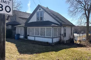 344 W Everett St, Dixon, IL 61021 - Photo 1