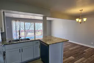 520 N Roberts Dr, Glenwood, IL 60425 - Photo 6