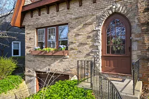 1243 Hawthorne Ln, Downers Grove, IL 60515 - Photo 2