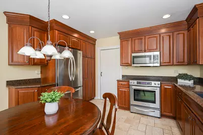 1243 Hawthorne Lane, Downers Grove, IL 60515 - Photo 18