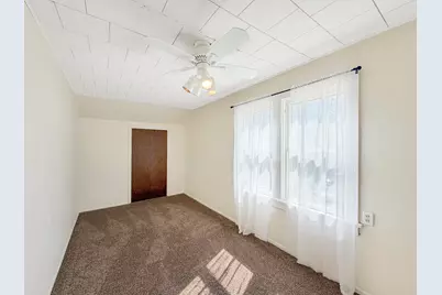 405 N Apple Avenue, Freeport, IL 61032 - Photo 18